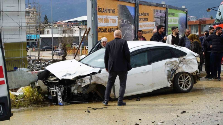 Gaziantep’te Tır İle Otomobil Çarpıştı: 2 Yaralı