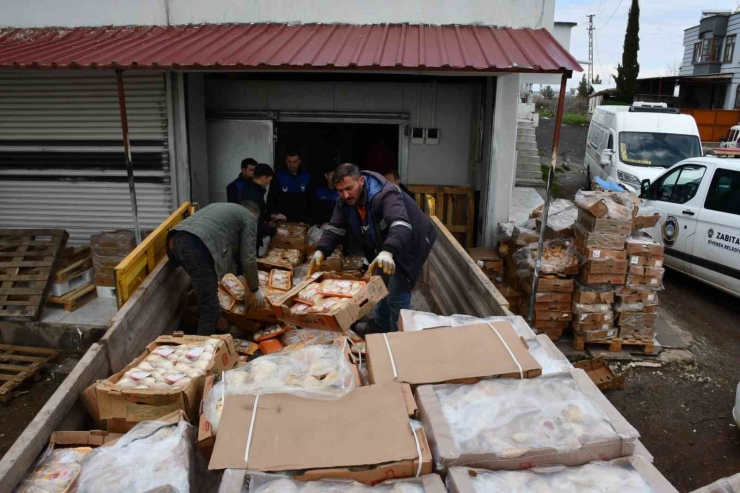 Şanlıurfa’da 50 Ton Bozuk Tavuk Ele Geçirildi