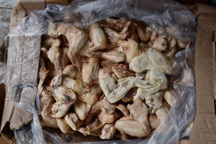 Şanlıurfa’da 50 Ton Bozuk Tavuk Ele Geçirildi