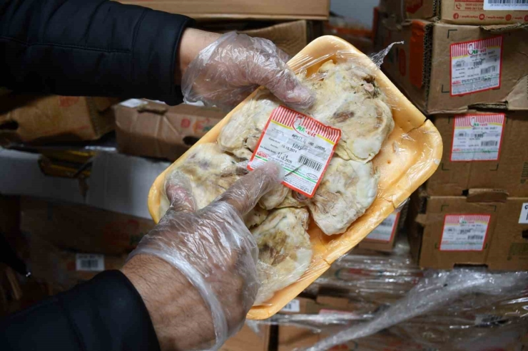 Şanlıurfa’da 50 Ton Bozuk Tavuk Ele Geçirildi