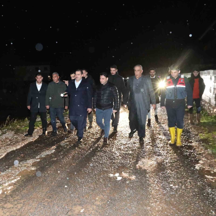 Canpolat Ve Kaymakam Şahin’den Gece Sağanak Mesaisi