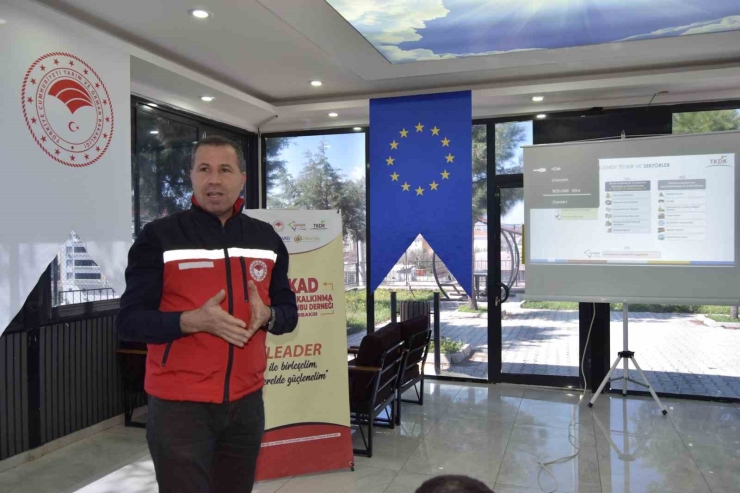 Dicle Yerel Eylem Grubu Derneğinden Muhtar, Kandın Ve Gençlere Ipard Iıı Eğitimi