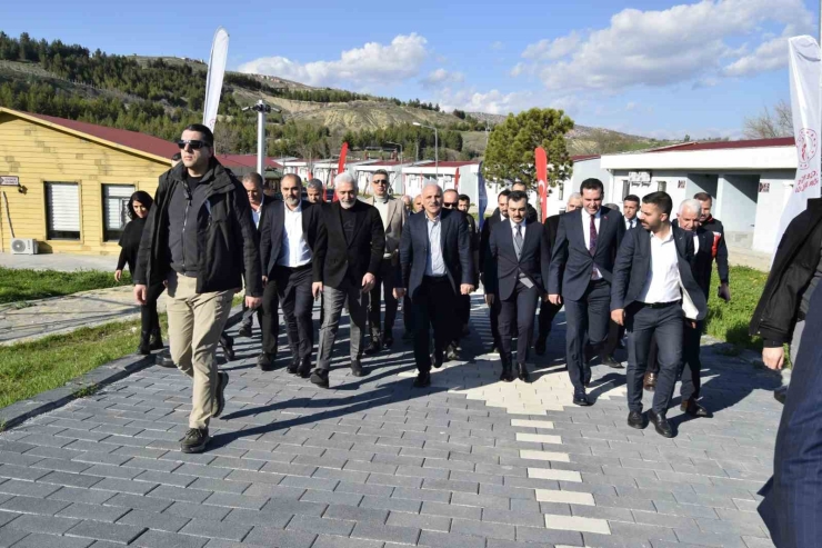 Vali Zorluoğlu, Dicle’de Gençlerle Buluştu