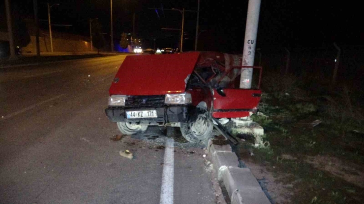 Malatya’da Üç Aracın Karıştığı Kazada 2 Kişi Yaralandı