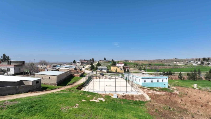 Olukyanı Ve Payamlı Halı Sahaları Tamamlanıyor