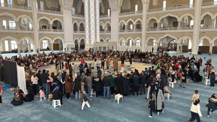 Şahinbey Millet Camii’nde Çocuk Sesleri