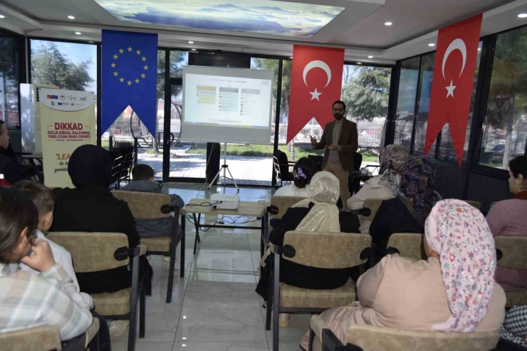 Dicle Yerel Eylem Grubu Derneğinden Muhtar, Kandın Ve Gençlere Ipard Iıı Eğitimi