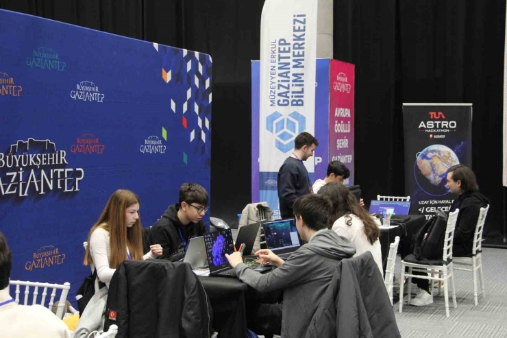 Müzeyyen Erkul Gaziantep Bilim Merkezi, Tua Astrohackathon Gaziantep 2026’ya Ev Sahipliği Yaptı