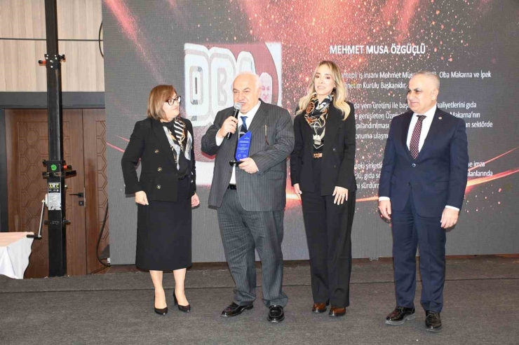 Musa Özgüçlü’ye "sağlığa En Büyük Yatırım Yapan Hayırsever" Ödülü