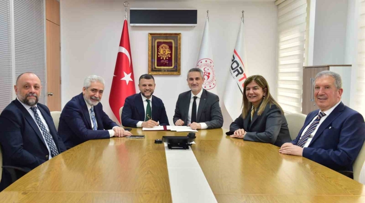 Eğil Belediyesi İle Spor Toto Teşkilatı Arasında ’yüzme Havuzu Yapımı’na İlişkin İş Birliği Protokolü İmzalandı