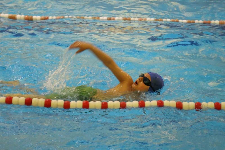 Şanlıurfa’da Minik Yüzücülerden 24 Madalya