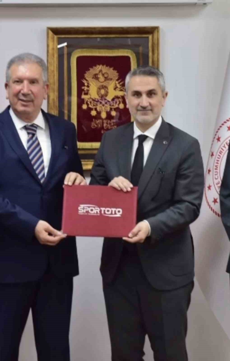 Çüngüş’e Olimpik Yüzme Havuzu Yapılacak