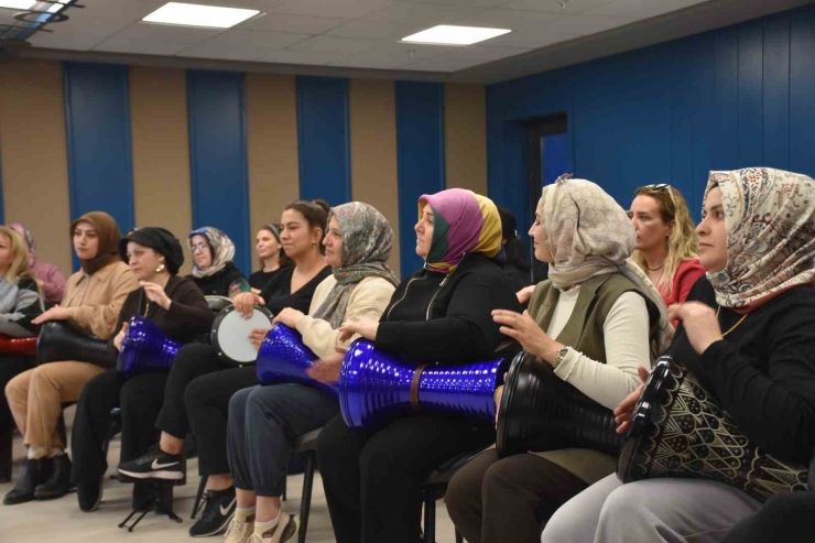 Ev Hanımları Korosu Cumhurbaşkanı Erdoğan’a Konser Vermek İstiyor