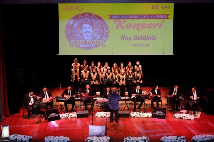 "ustalara Saygı" Konserleri Ferdi Tayfur Şarkılarıyla Devam Etti