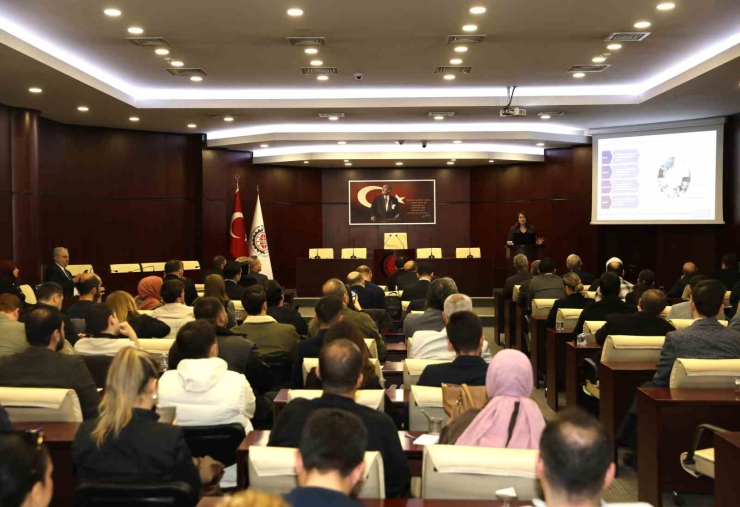 Gaziantep Dijital İnşaat Zirvesi’nde Sektörün Geleceği Konuşuldu