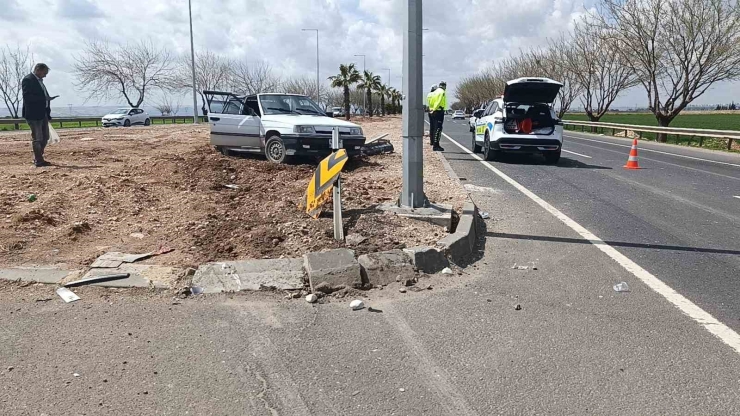Şanlıurfa’da İki Otomobil Çarpıştı: 4 Yaralı