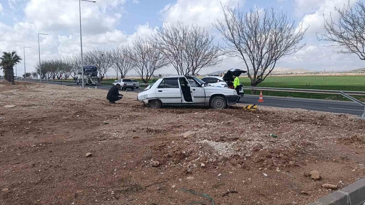 Şanlıurfa’da İki Otomobil Çarpıştı: 4 Yaralı