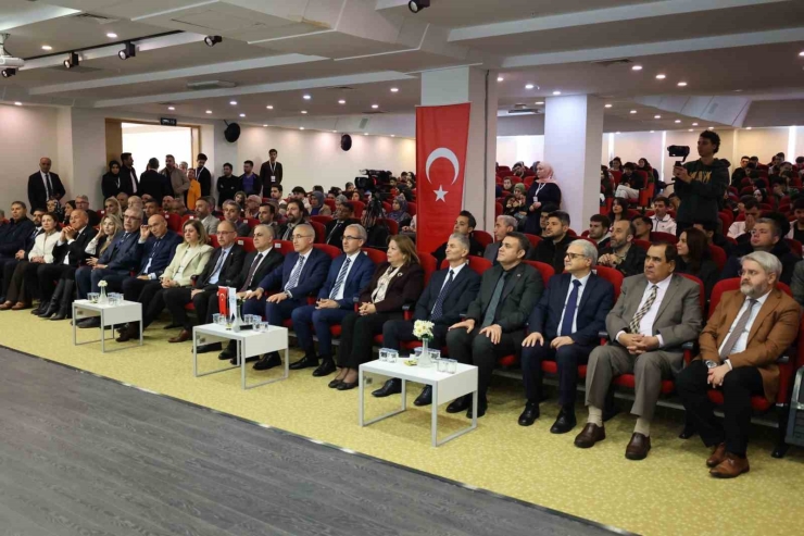 Gibtü’de "mehmet Akif Ve Çanakkale Ruhu" Konferansı Gerçekleştirildi