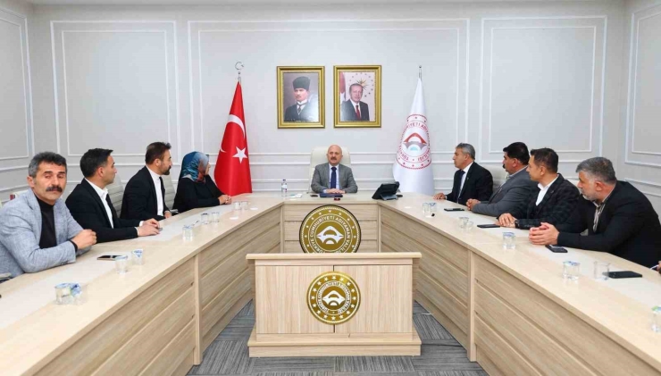 Vali Osman Varol, Muhtarlarla İstişare Toplantısı Yaptı