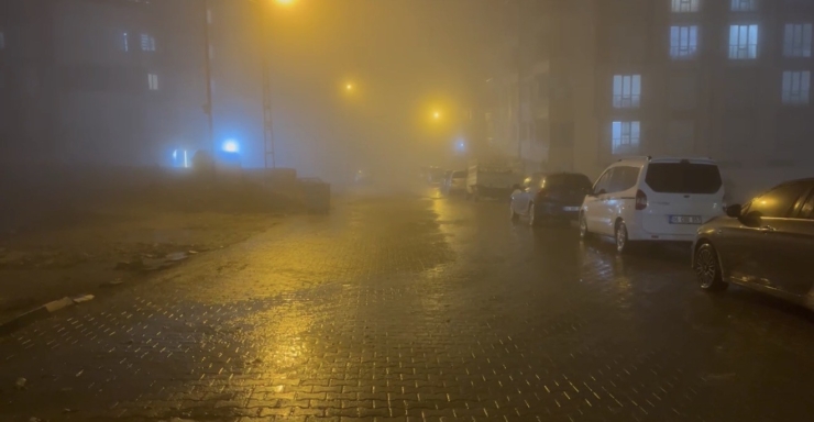 Besni’de Sağanak Ve Sis Etkili Oldu