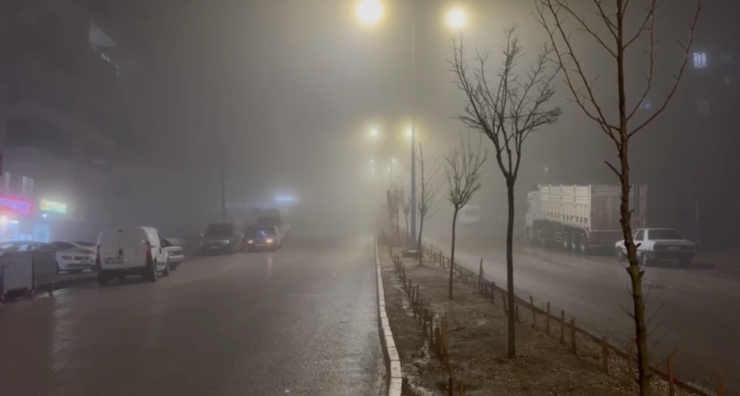 Besni’de Sağanak Ve Sis Etkili Oldu