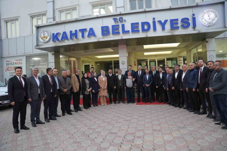 Ak Parti Heyeti Başkan Hallaç İle Bir Araya Geldi