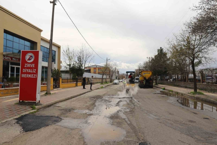 Diyarbakır’da Hasarlı Yollarda Asfalt Seferberliği