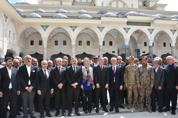 Gaziantep’te Mukaddes Emanetler Sergisi Açıldı