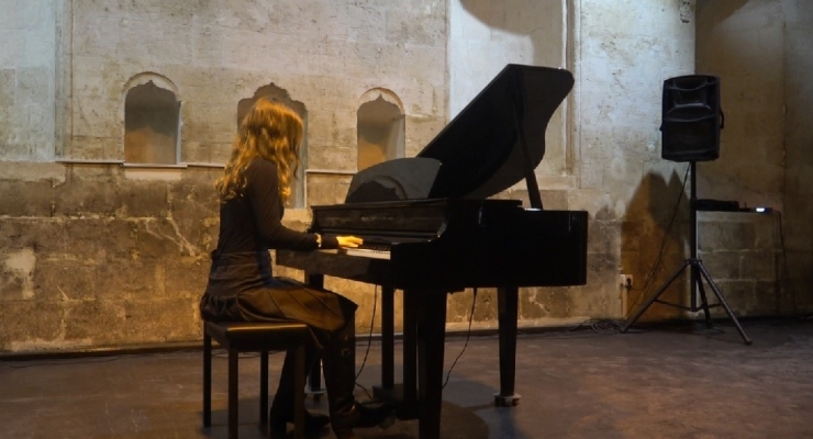 Minik Ve Genç Piyanistler Sahnede Göz Doldurdu