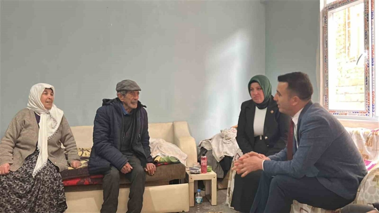 Bağlar Kaymakamı Özdemir, Esnaf Ve Vatandaşlarla Bir Araya Geldi