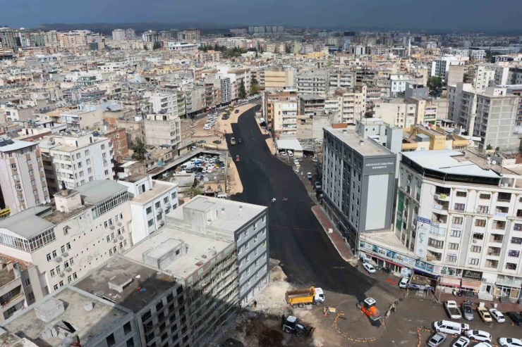 Şanlıurfa’da 25 Metrelik Yol Projesinde Asfalt Çalışmaları Başladı