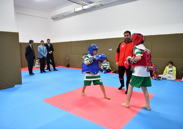 Yeşilyurt Belediyesi’nden İkizce’ye Modern Spor Salonu Yatırımı