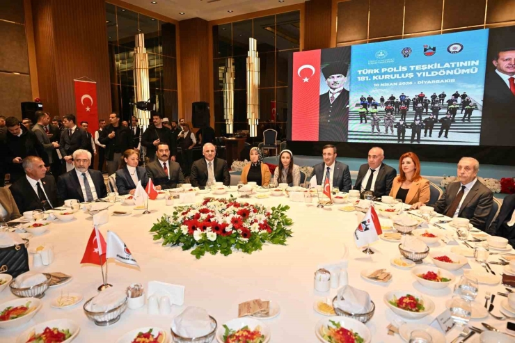 Yılmaz: ’’attığımız Her Adımda, Yürüttüğümüz Her Çalışmada Aziz Şehitlerimizin Hatırasına Ve Gazilerimizin Fedakarlığına Daima Sahip Çıkıyoruz’’