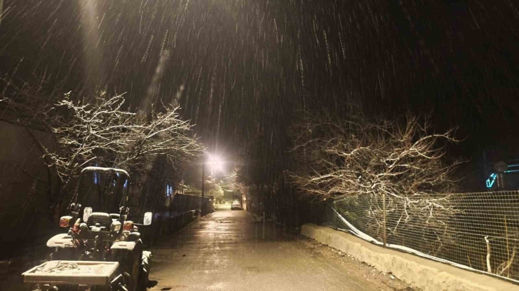 Malatya’nın Yüksek Kesimlerinde Kar Etkili Oluyor