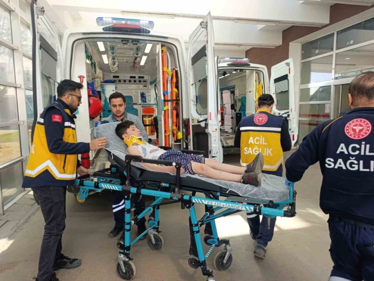 Motosikletin Çarptığı Bisikletli Çocuk Yaralandı