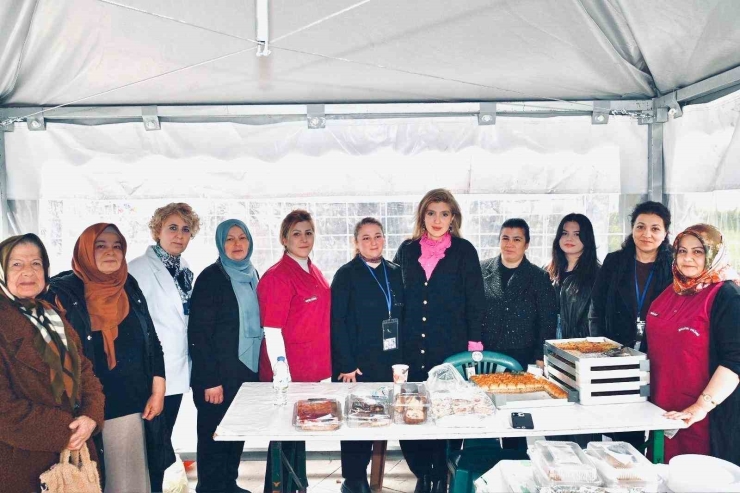 Ölmeztoprak’tan Sahada Yoğun Temaslar