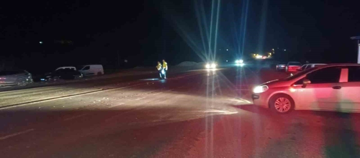 İki Otomobil Çarpıştı: 1’i Ağır, 2 Yaralı