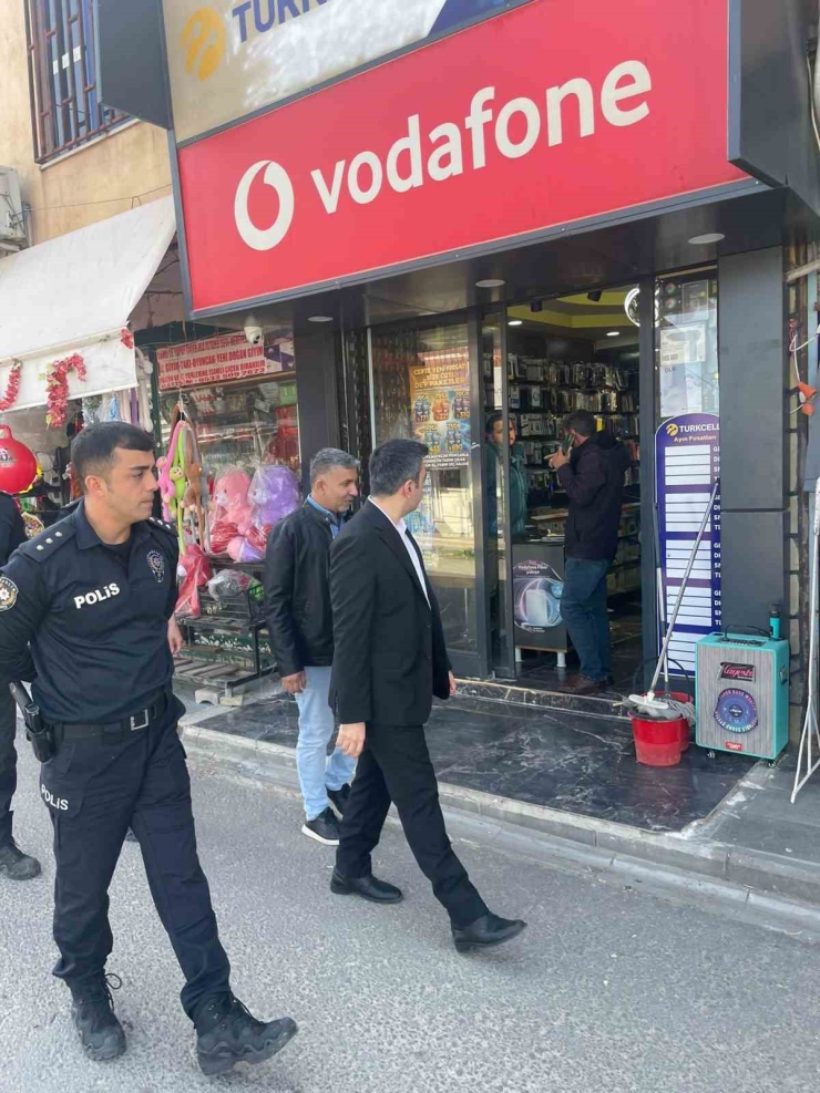 Dicle Kaymakamı Atış, Esnaf Ve Vatandaşlarla Bir Araya Geldi