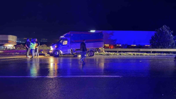 Tarsus-adana-gaziantep Otoyolu’nda Kamyonet Tırla Çarpıştı: 1 Ölü, 1 Yaralı