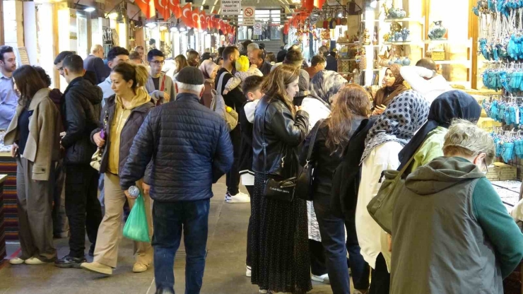 300 Yıllık Zincirli Bedesten Turistlerin Gözdesi