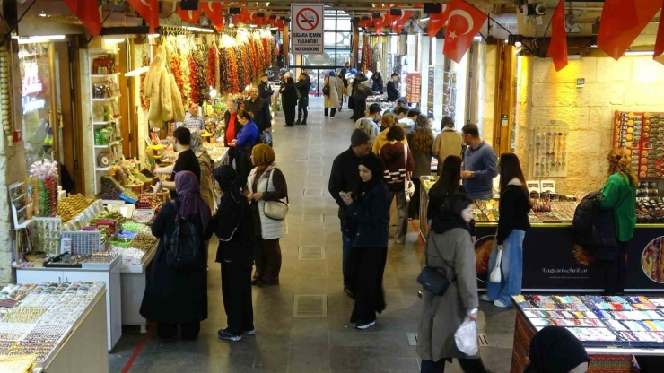 300 Yıllık Zincirli Bedesten Turistlerin Gözdesi