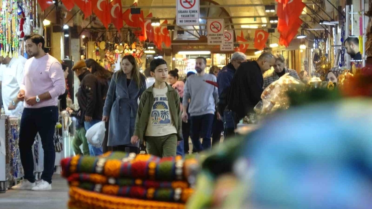 300 Yıllık Zincirli Bedesten Turistlerin Gözdesi