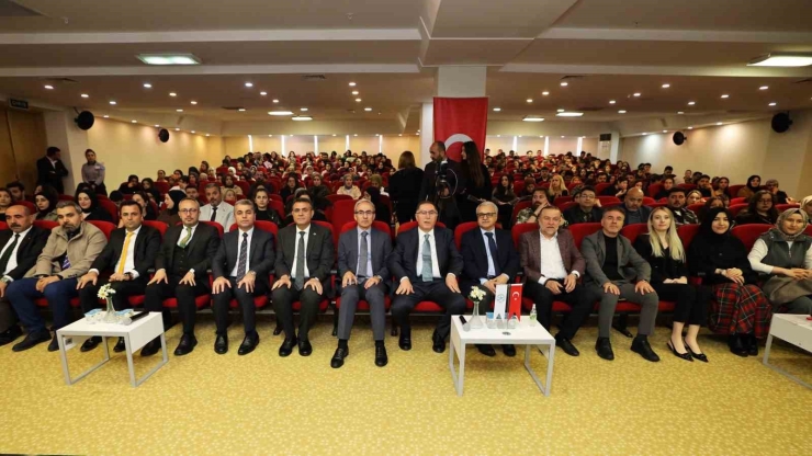 Gibtü’de "türkiye’nin 21. Yüzyıl Hedefleri Ve Ortadoğu’da Barış" Konuşuldu