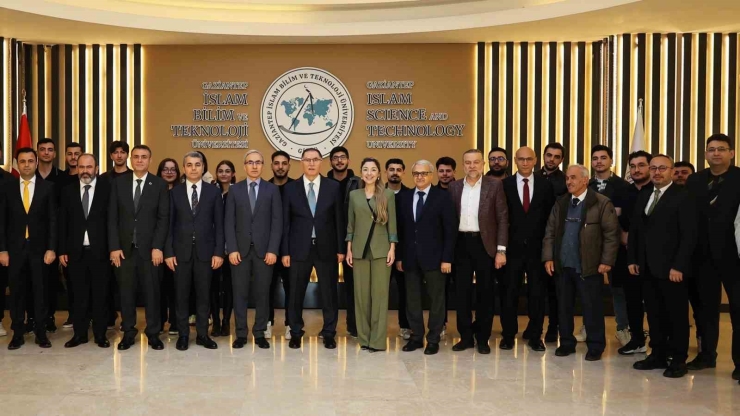 Gibtü’de "türkiye’nin 21. Yüzyıl Hedefleri Ve Ortadoğu’da Barış" Konuşuldu