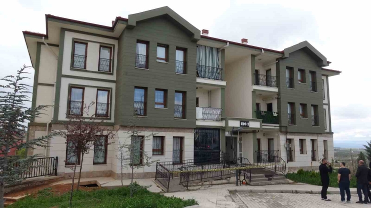 Malatya’da Ev Yangınında 3 Kişi Dumandan Etkilendi