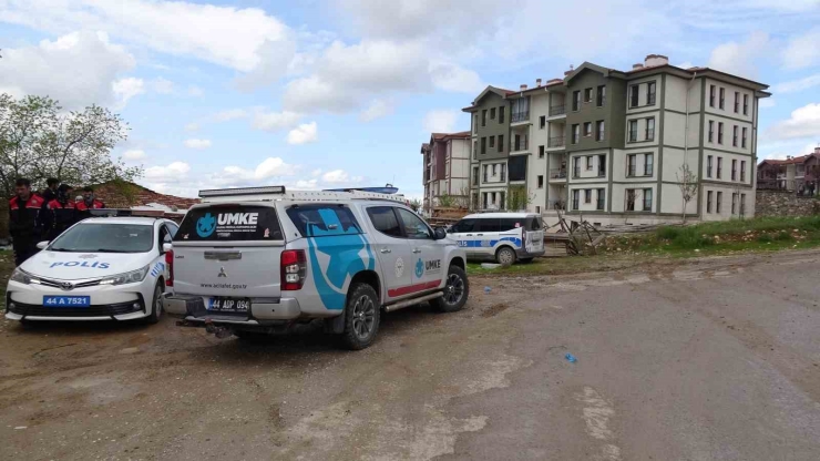 Malatya’da Ev Yangınında 3 Kişi Dumandan Etkilendi