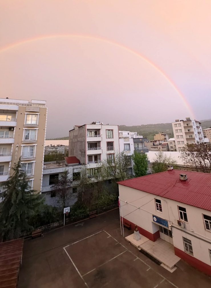 Çermik’te Yağmur Sonrası Oluşan Gökkuşağı Görsel Şölen Sundu