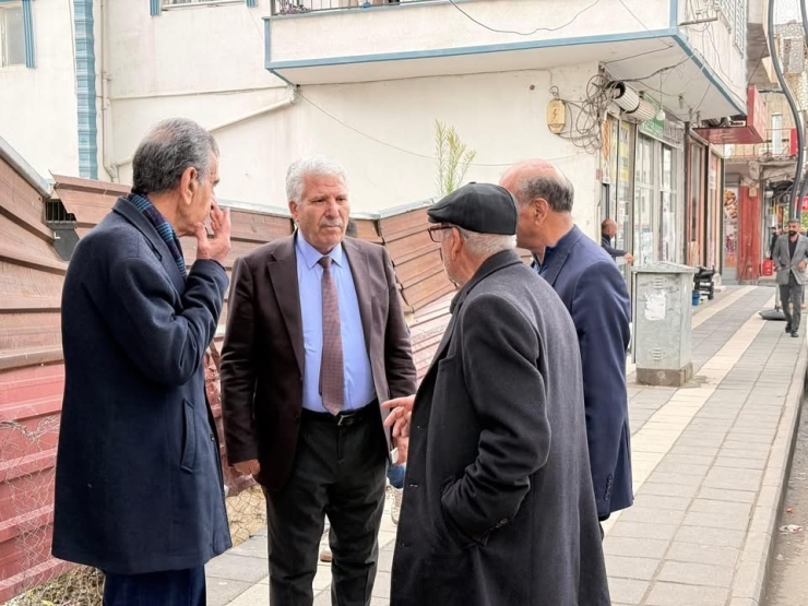 Başkan Karamehmetoğlu Esnaf Ve Vatandaşlarla Bir Araya Geldi