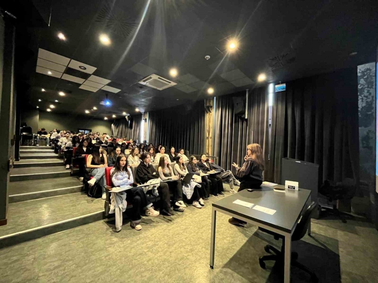 Gaziantep Kolej Vakfı Özel Liseleri Öğrencileri Ankara Ve İstanbul’u Mercek Altına Aldı