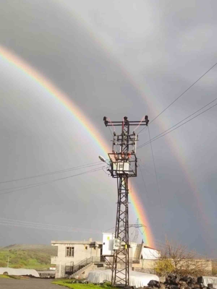 Siverek’te Sağanak Sonrası Gökkuşağı Mest Etti